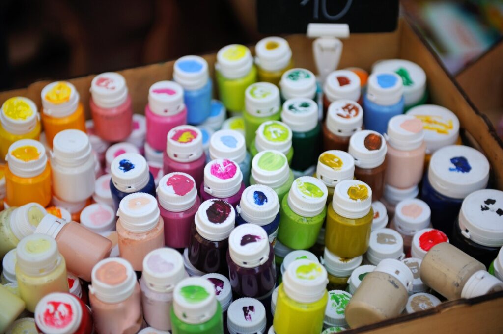 Jak zoptymalizować koszty zamawiając drukowanie etykiet samoprzylepnych?