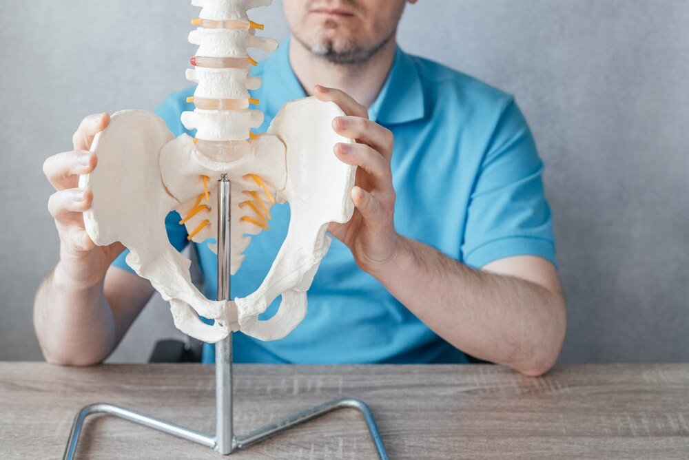 Czy po endoprotezie biodra przysługuje renta – warunki i procedury